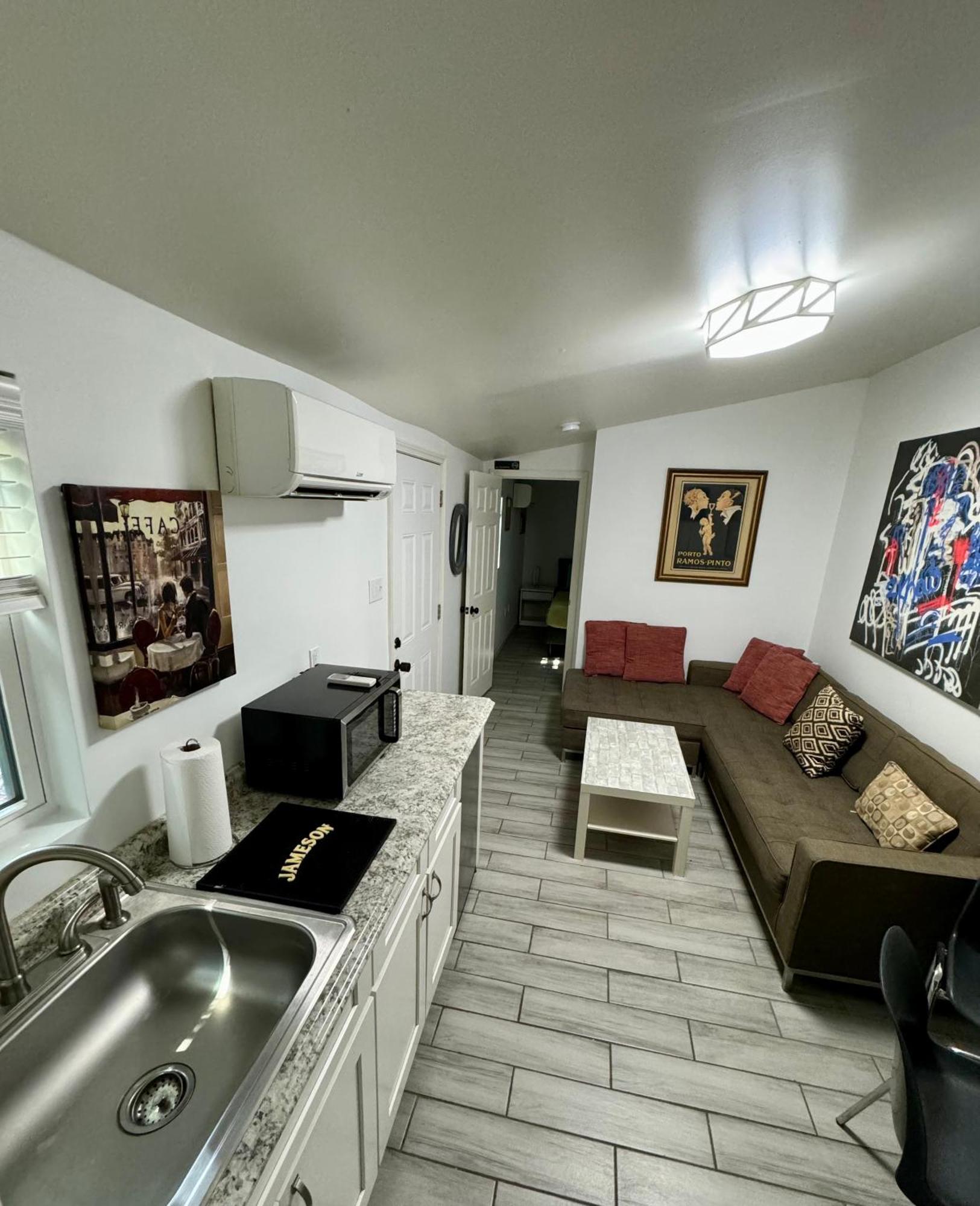 One Bedroom Apartment With Hot Tub 2 Blocks To Magazine Street ニューオーリンズ エクステリア 写真