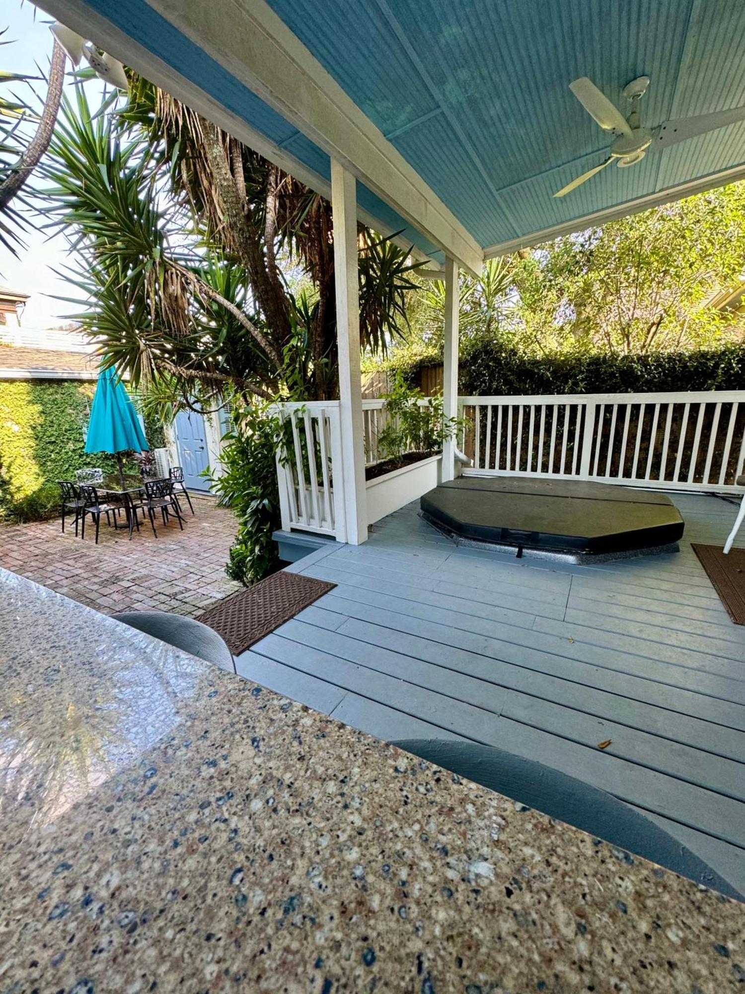 One Bedroom Apartment With Hot Tub 2 Blocks To Magazine Street ニューオーリンズ エクステリア 写真